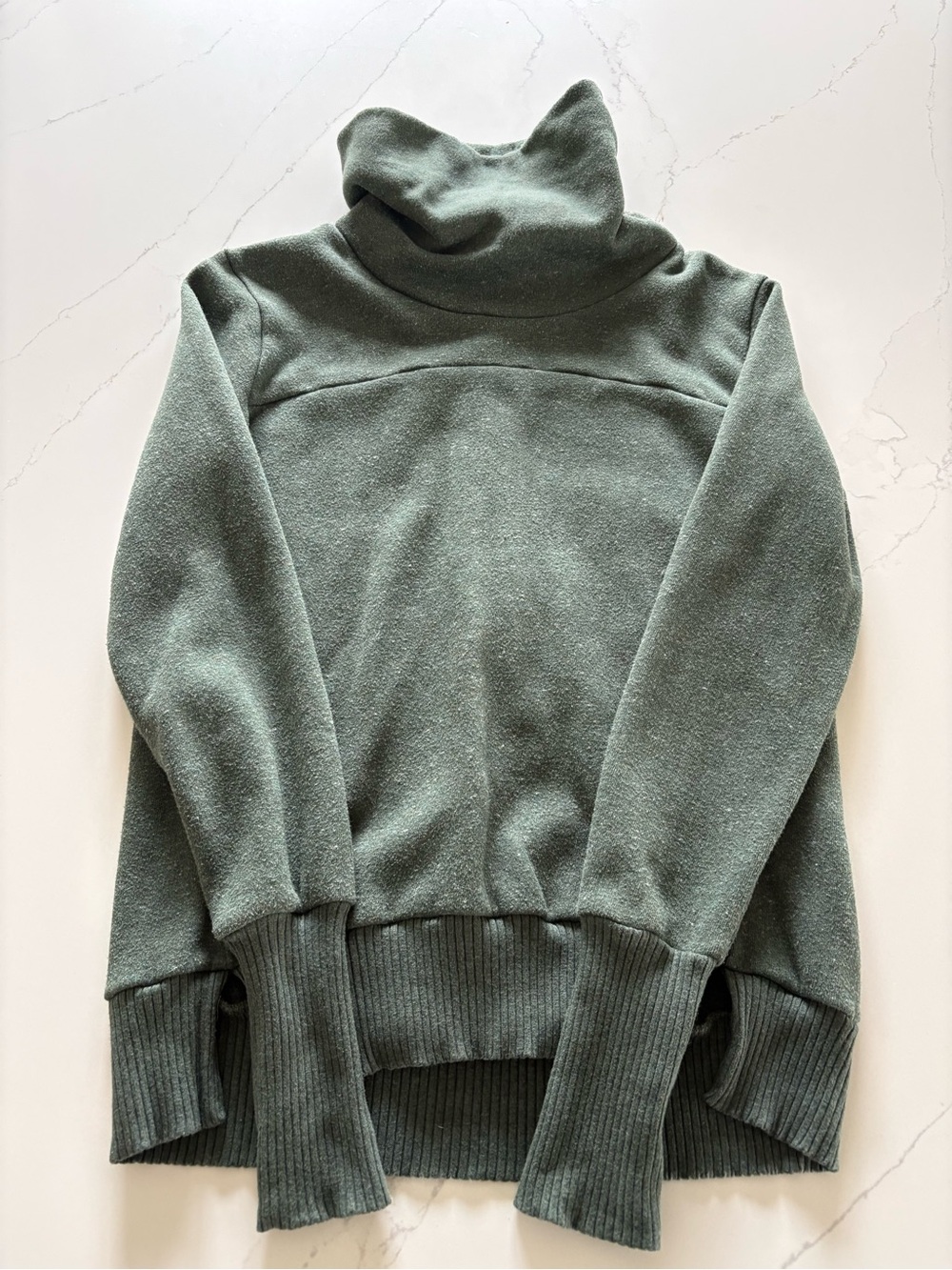 ALO top size small